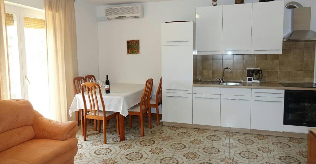 Appartamento Calm Sea View Banjole Esterno foto